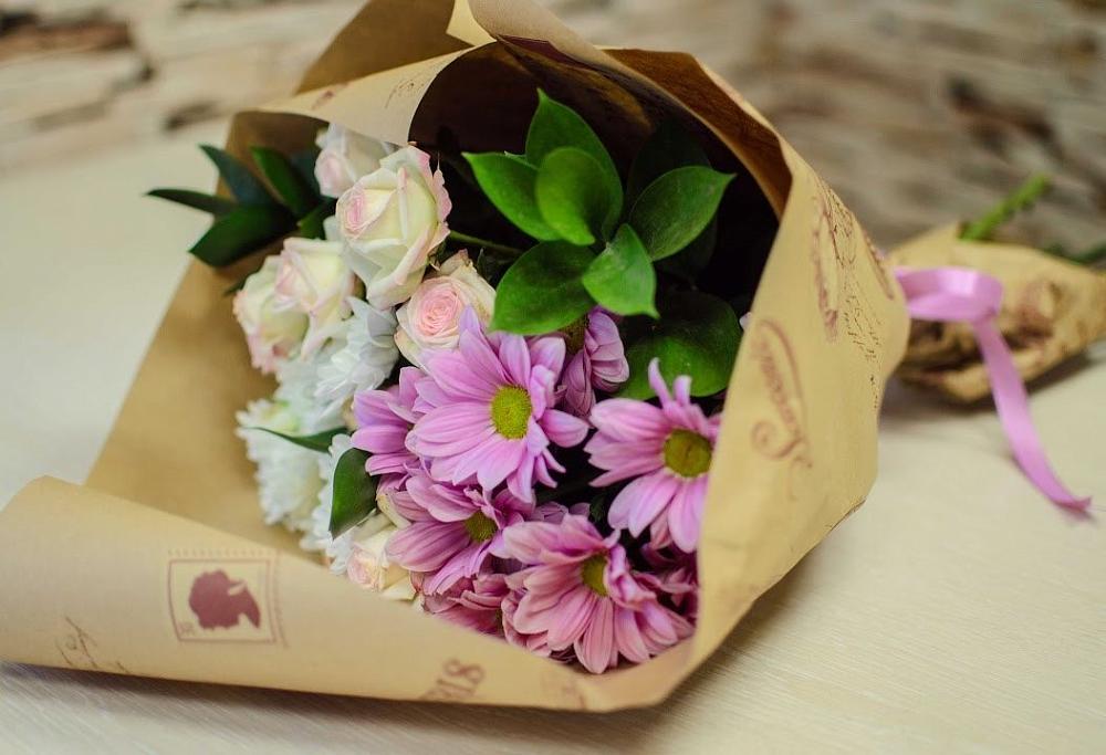 Букет цветов из: Розы и Хризантемы в Посёлок Гжельского кирпичного завода