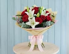 Букет цветов из:  Лилии и Розы в Посёлок Гжельского кирпичного завода