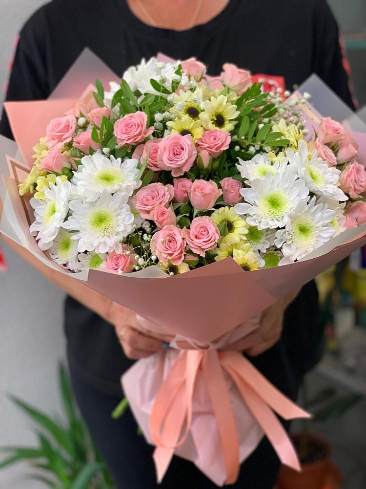 Букет цветов из: Розы и Хризантемы в Посёлок Гжельского кирпичного завода