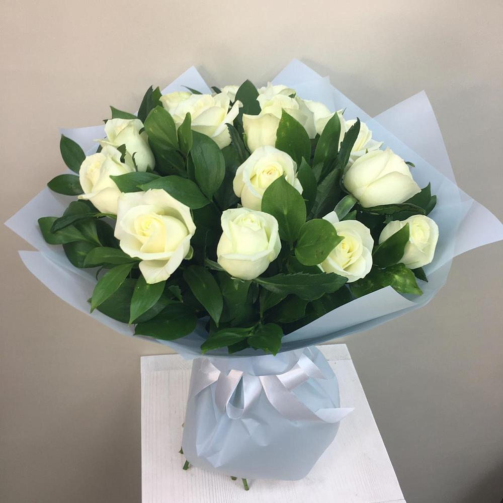Букет 15 Белых роз Проуд в Посёлок Гжельского кирпичного завода