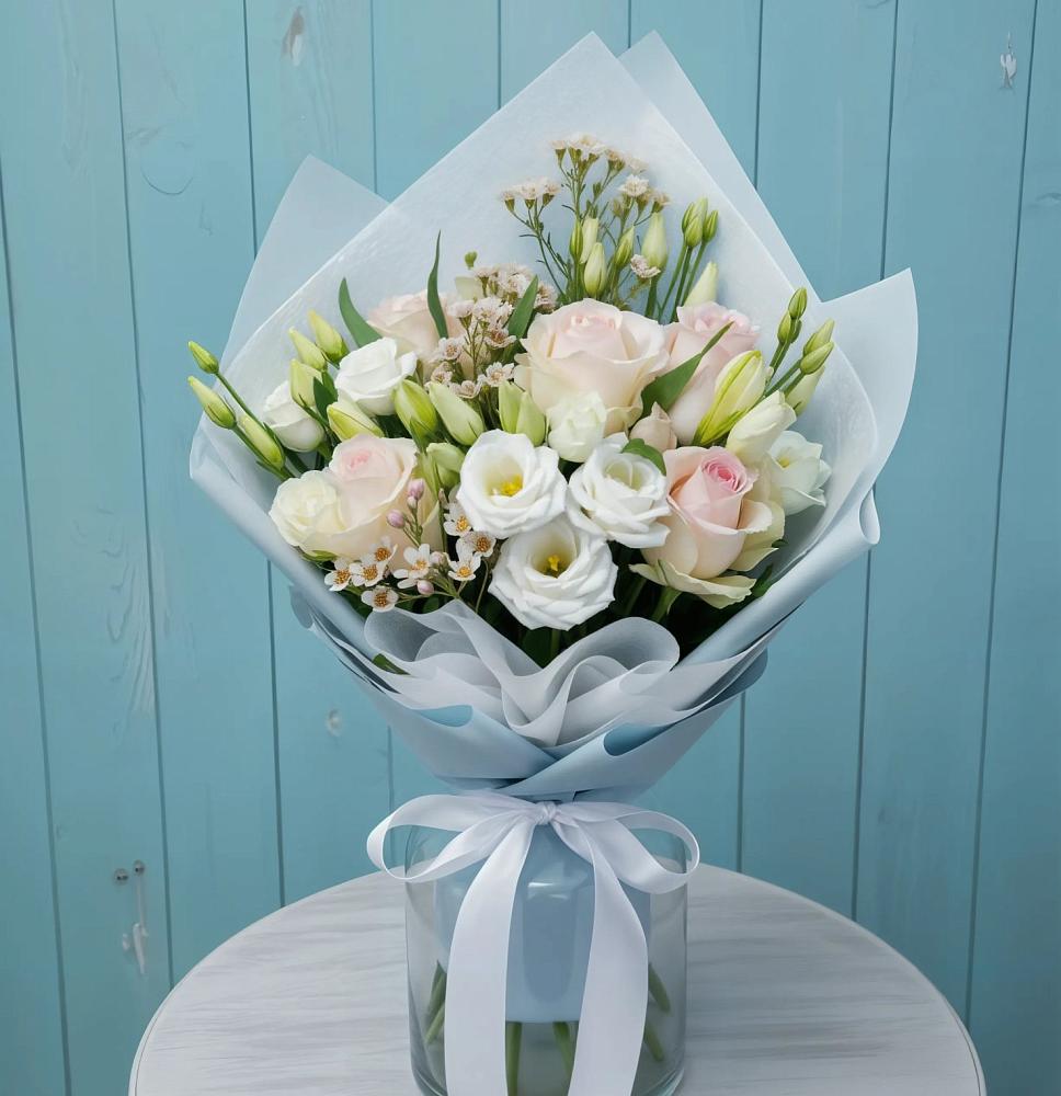 Букет цветов из: Розы и Лизиантусы в Посёлок Гжельского кирпичного завода