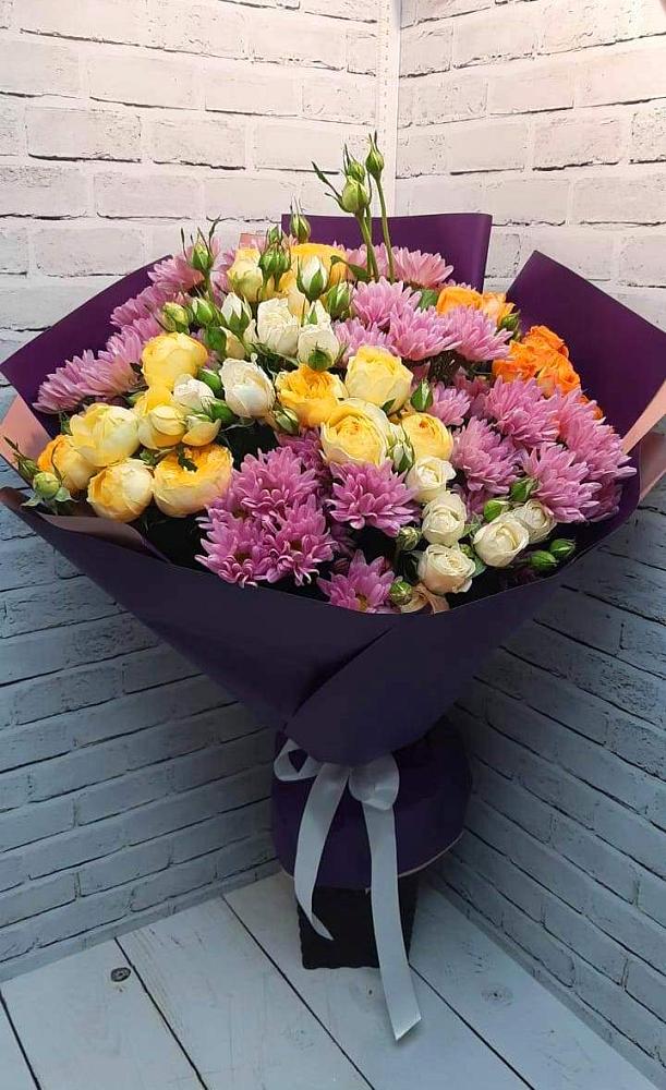 Букет цветов из: Хризантемы и Розы в Посёлок Гжельского кирпичного завода