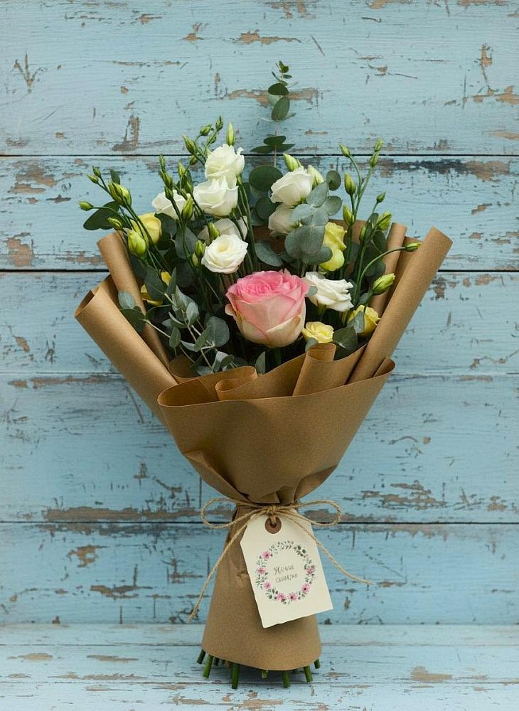 Букет цветов из: Розы и Лизиантусы в Посёлок Гжельского кирпичного завода