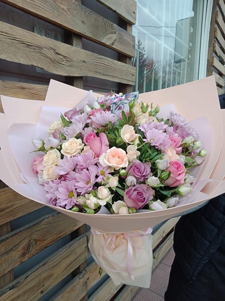 Букет цветов из: Розы и Хризантемы в Посёлок Гжельского кирпичного завода