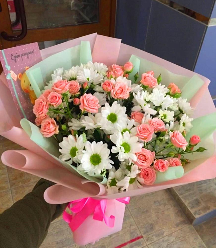 Букет цветов из: Розы и Хризантемы в Посёлок Гжельского кирпичного завода