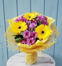 Букет цветов из:  Хризантемы и Герберы в Посёлок Гжельского кирпичного завода