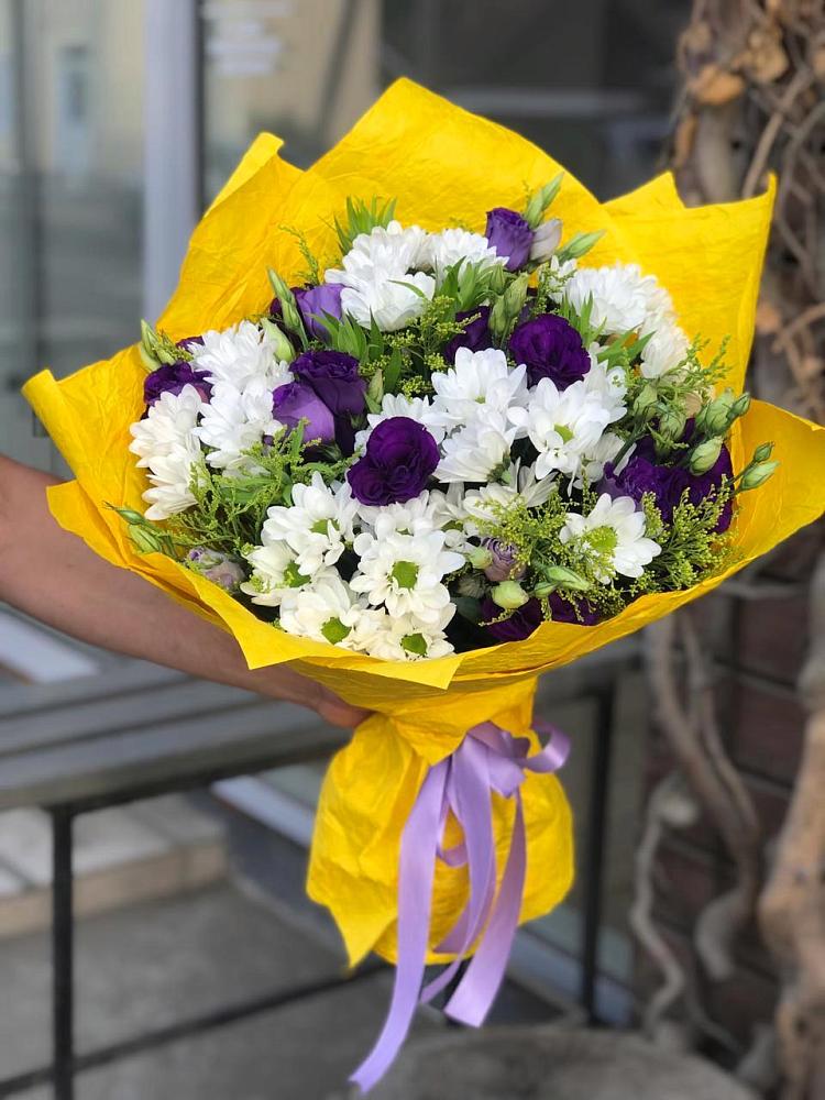 Букет цветов из: Ирисы, Хризантемы и Ромашки в Посёлок Гжельского кирпичного завода