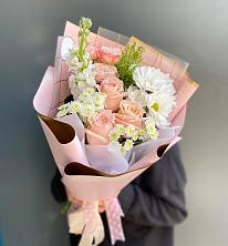 Букет цветов из:  Хризантемы и Розы в Посёлок Гжельского кирпичного завода