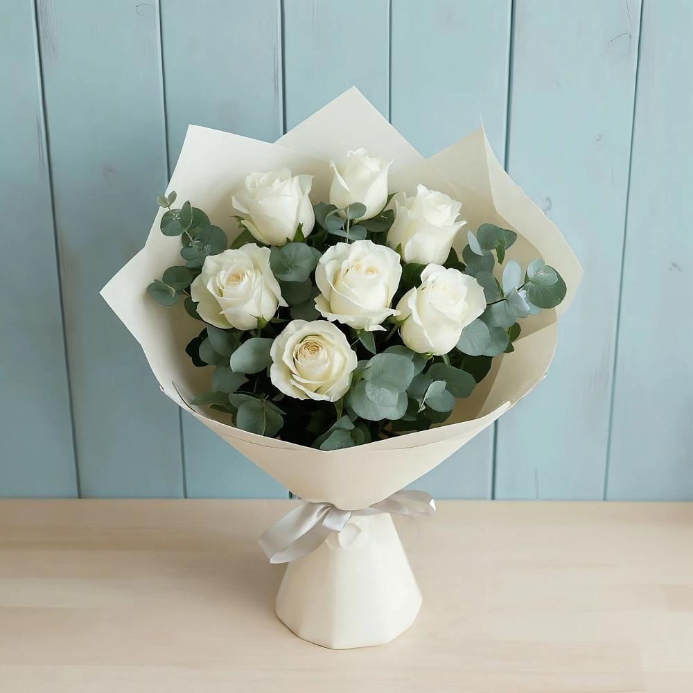 Букет Белые розы в Эвкалипте в Посёлок Гжельского кирпичного завода
