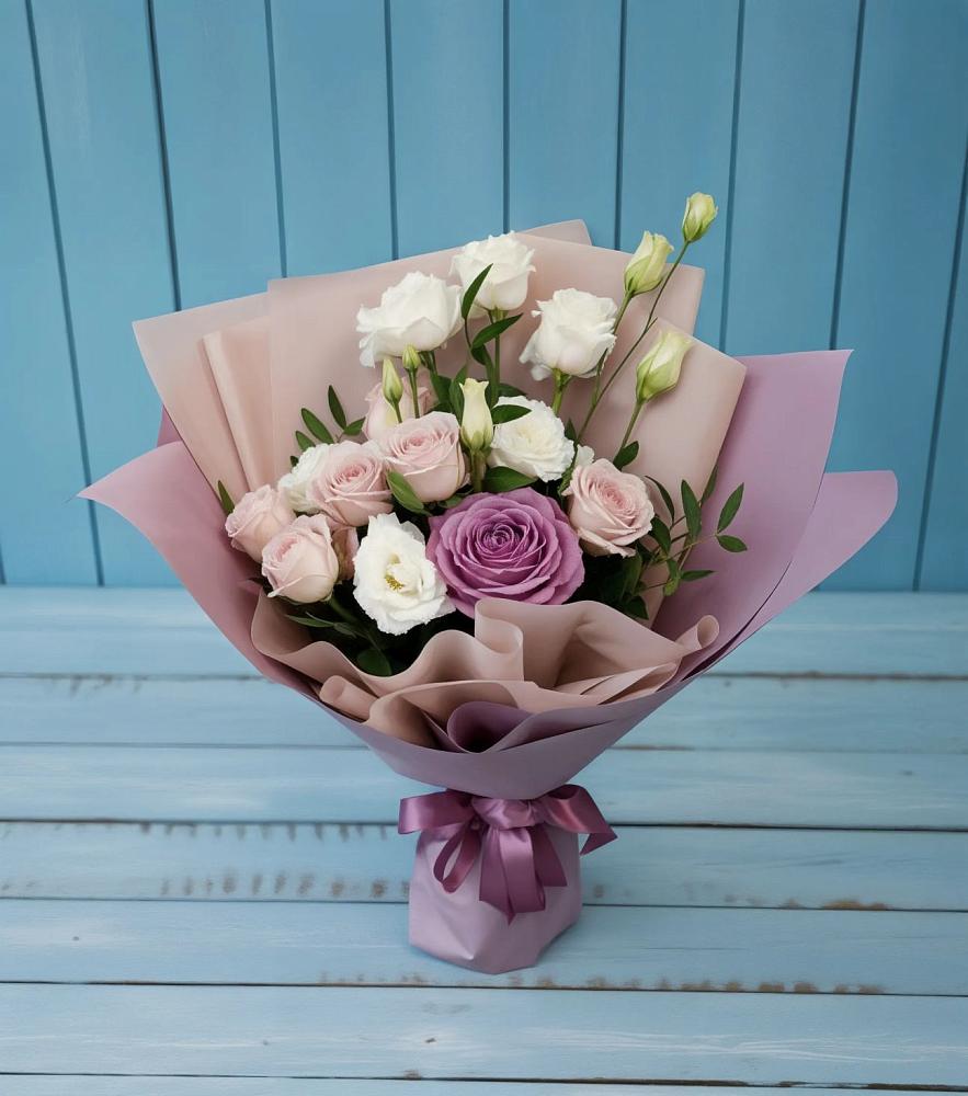 Букет цветов из: Розы и Лизиантусы в Посёлок Гжельского кирпичного завода